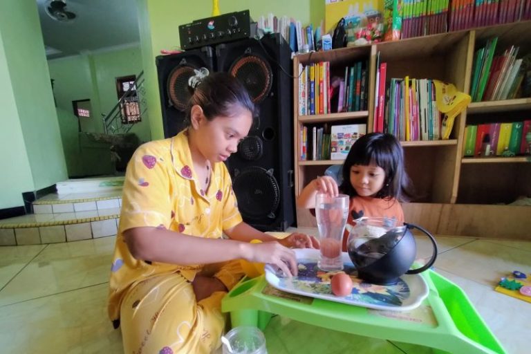 Peran Orang Tua Dalam Mendukung Sekolah Dan Kurikulum Membangun Fondasi Kuat Untuk Masa Depan Anak