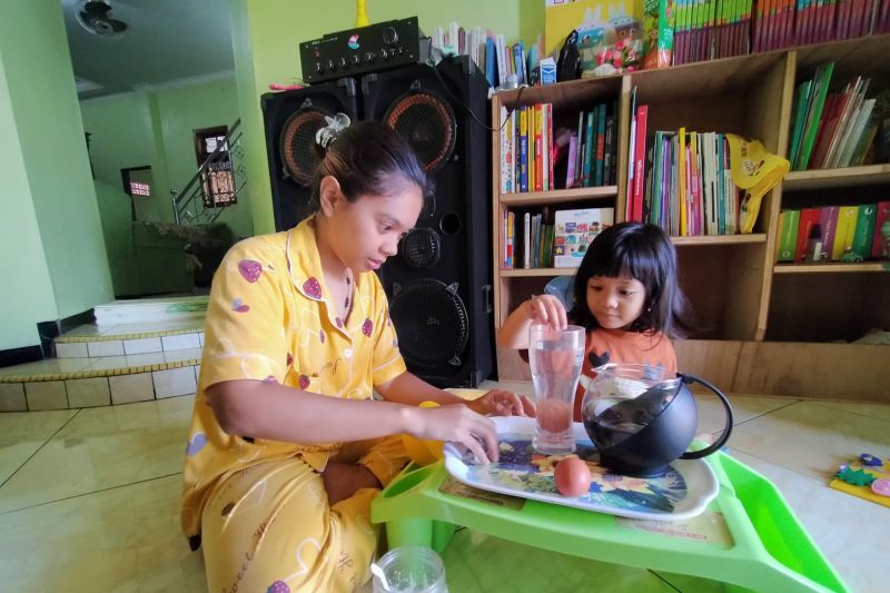 Peran Orang Tua Dalam Mendukung Sekolah Dan Kurikulum Membangun Fondasi Kuat Untuk Masa Depan Anak